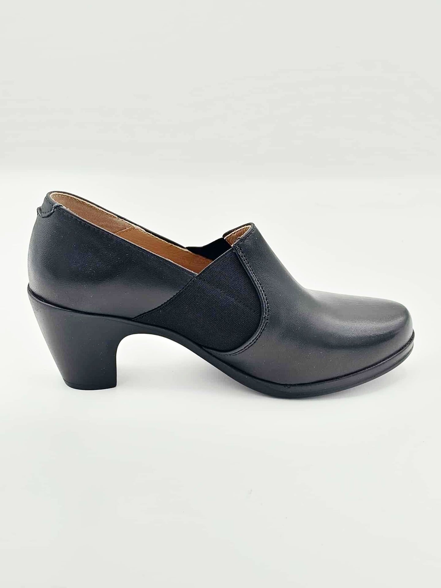 Zapatos de tacón bajos para dama en piel | 276-16